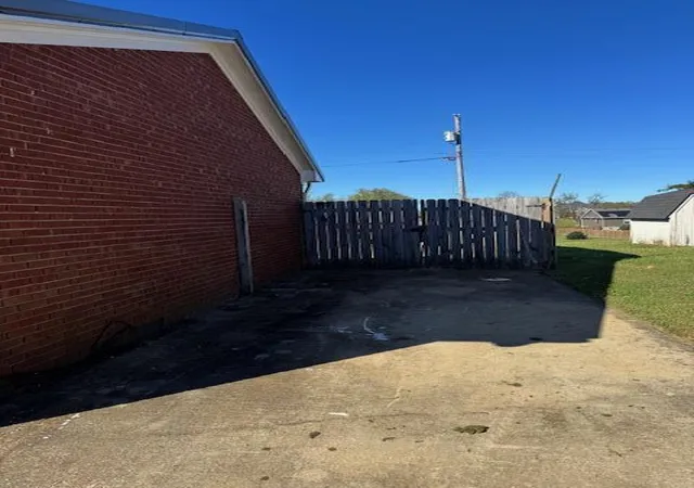 Photo 1 of Single family home for sale at 27 Spruce Dr, Cynthiana, KY 41031 | MLS# 26028911 | Listing updated on 2026-10-19