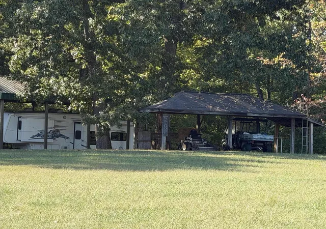 Photo 1 of Sale Pending at 222 Peninsula Dr, Eddyville, KY 42038 | MLS# 26028982 | Listing updated on 2026-10-22