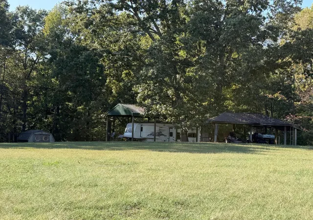 Photo 2 of Sale Pending at 222 Peninsula Dr, Eddyville, KY 42038 | MLS# 26028982 | Listing updated on 2026-10-22