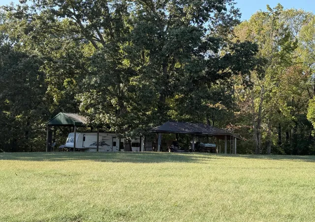 Photo 3 of Sale Pending at 222 Peninsula Dr, Eddyville, KY 42038 | MLS# 26028982 | Listing updated on 2026-10-22