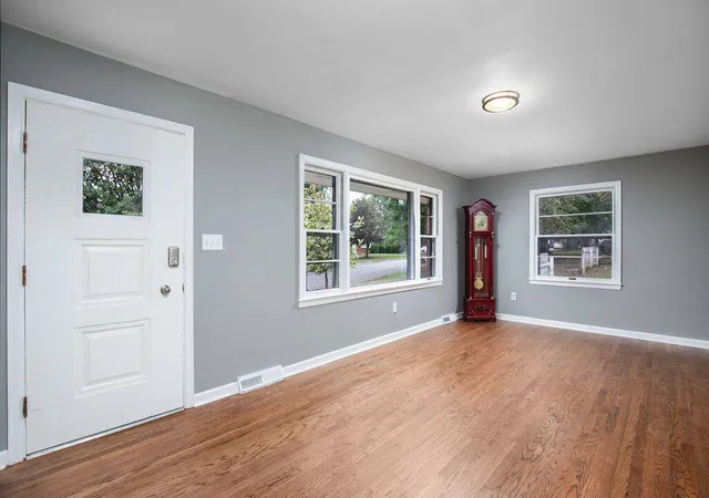 Photo 1 of Single family home for sale at 3044 Lynnwood Dr, Paris, KY 40361 | MLS# 26028960 | Listing updated on 2026-10-27