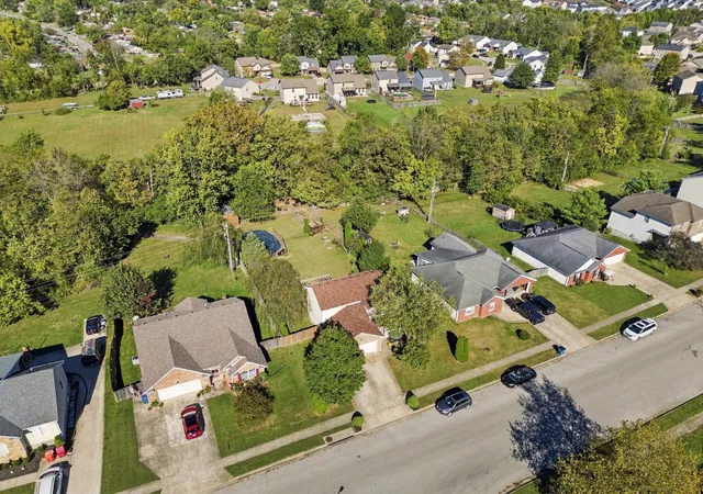 Photo 4 of Single family home for sale at 500 Williams Rd, Nicholasville, KY 40356 | MLS# 26028947 | Listing updated on 2026-10-20