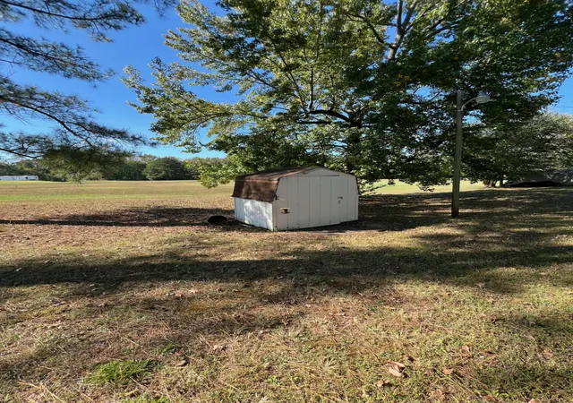 Photo 3 of Single family home for sale at 131 Tacklebox Ln, Murray, KY 42071 | MLS# 26028938 | Listing updated on 2026-10-24