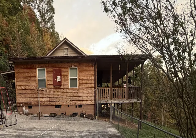 Photo 2 of Single family home for sale at 840 Cane Crk Rd, Williamsburg, KY 40769 | MLS# 26028945 | Listing updated on 2026-10-20