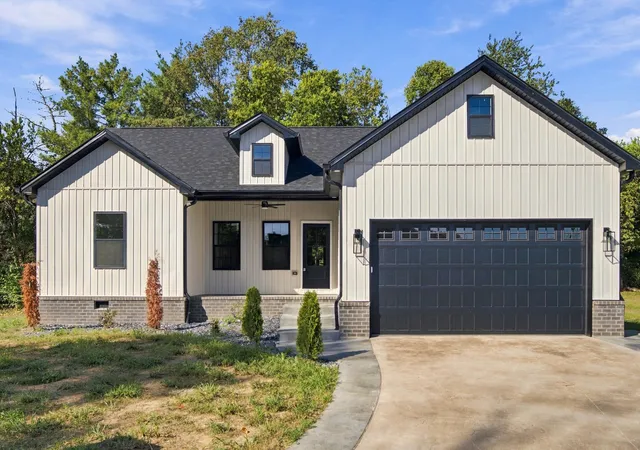 Photo 1 of Single family home for sale at 400 Bellaire 1 Dr, Harrodsburg, KY 40330 | MLS# 26028949 | Listing updated on 2026-10-26