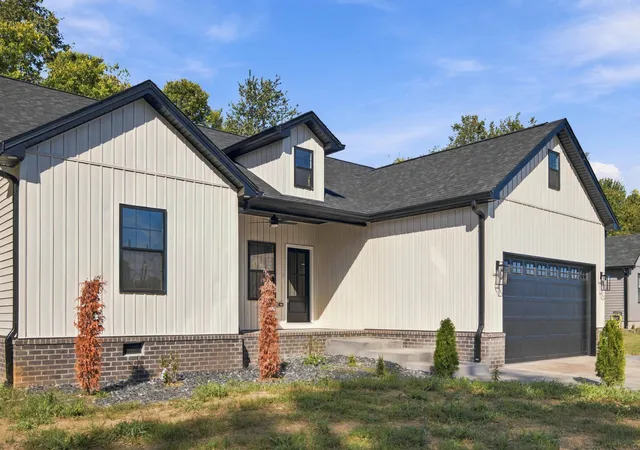 Photo 2 of Single family home for sale at 400 Bellaire 1 Dr, Harrodsburg, KY 40330 | MLS# 26028949 | Listing updated on 2026-10-26