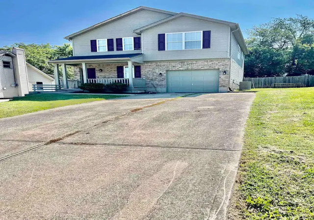 Photo 1 of Sale Pending at 127 Lindberg Ave, Winchester, KY 40391 | MLS# 26028973 | Listing updated on 2026-10-22