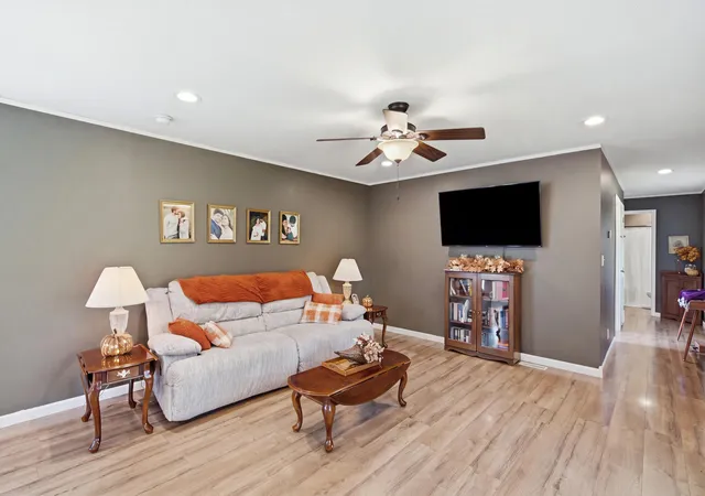 Photo 2 of Single family home for sale at 3081 White Oak Rd, Irvine, KY 40336 | MLS# 26029004 | Listing updated on 2026-10-20