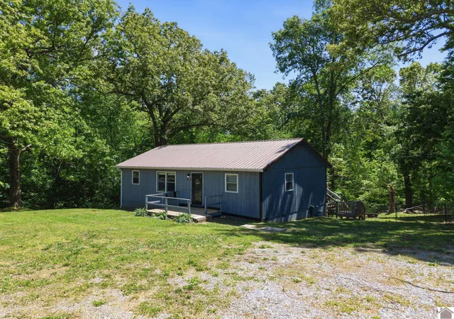 Photo 1 of Single family home for sale at 1939 Rockcastle Rd, Cadiz, KY 42211 | MLS# 26028990 | Listing updated on 2026-10-20