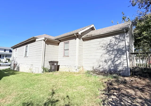 Photo 2 of Single family home for sale at 1414 Cypress St, Paris, KY 40361 | MLS# 26029033 | Listing updated on 2026-10-20