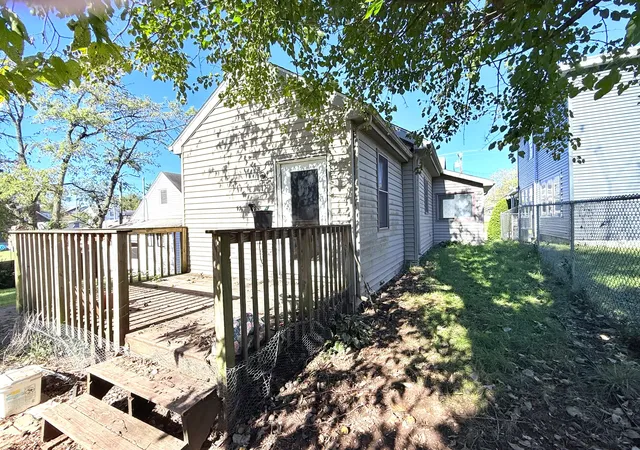 Photo 3 of Single family home for sale at 1414 Cypress St, Paris, KY 40361 | MLS# 26029033 | Listing updated on 2026-10-20