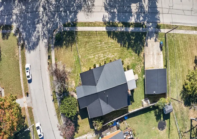 Photo 3 of Single family home for sale at 1744 Benwood Dr, Lexington, KY 40505 | MLS# 26029035 | Listing updated on 2026-10-27