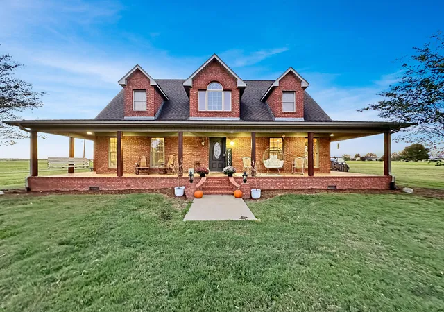 Photo 1 of Single family home for sale at 3873 Van Cleave Rd, Murray, KY 42071 | MLS# 26029055 | Listing updated on 2026-10-21
