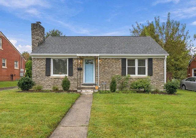 Photo 1 of Single family home for sale at 2209 Eastway Dr, Lexington, KY 40503 | MLS# 26029038 | Listing updated on 2026-10-26