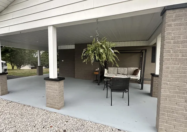 Photo 3 of Single family home for sale at 913 Kentucky 1674, Somerset, KY 42503 | MLS# 26029051 | Listing updated on 2026-10-20