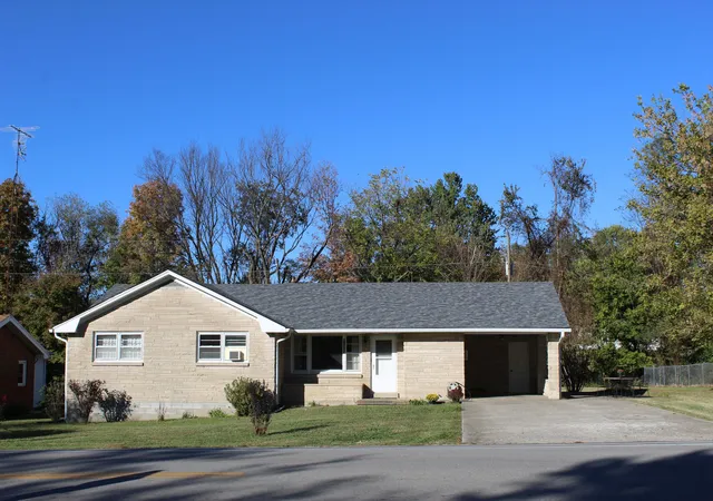 Photo 1 of Single family home for sale at 11355 Lebanon Rd, Parksville, KY 40464 | MLS# 26029050 | Listing updated on 2026-10-20