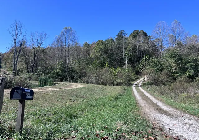 Photo 2 of Single family home for sale at 1179 Sasser Rd, London, KY 40744 | MLS# 26029054 | Listing updated on 2026-10-21