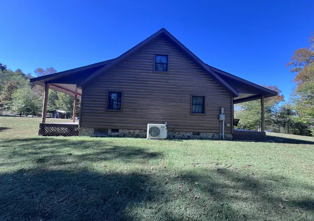 Photo 3 of Single family home for sale at 1179 Sasser Rd, London, KY 40744 | MLS# 26029054 | Listing updated on 2026-10-21