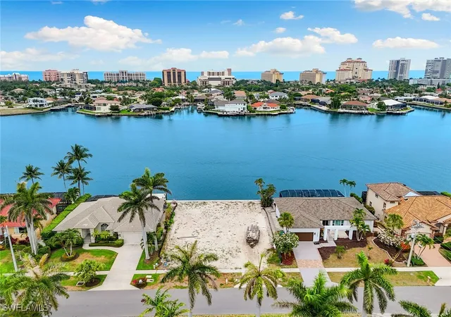 Photo 4 of Single family home for sale at 372 Lamplighter Dr, Marco Island, FL 34145 | MLS# 225020440 | Listing updated on 2026-09-02