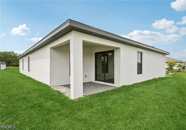 Photo 3 of Single family home for sale at 861 Gen D Macarthur Ave, La Belle, FL 33935 | MLS# 223091278 | Listing updated on 2026-09-15