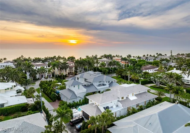 Photo 1 of Sale Pending at 128 1st Ave S, Naples, FL 34102 | MLS# 224012251 | Listing updated on 2026-09-03