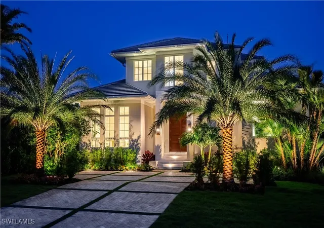 Photo 3 of Sale Pending at 128 1st Ave S, Naples, FL 34102 | MLS# 224012251 | Listing updated on 2026-09-03