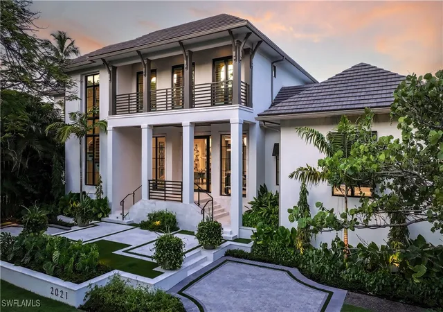 Photo 1 of Mansion for sale at 2021 Gordon Dr E, Naples, FL 34102 | MLS# 225003100 | Listing updated on 2026-09-06