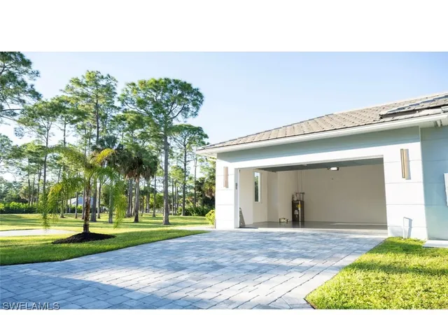 Photo 4 of Single family home for sale at 544 31st Street SW, Naples, FL 34117 | MLS# 224088923 | Listing updated on 2026-09-10