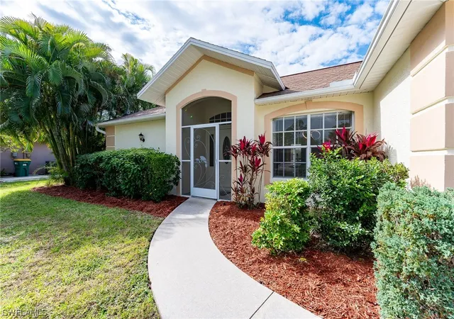 Photo 2 of Single family home for sale at 511 Ibis Way, Naples, FL 34110 | MLS# 224006138 | Listing updated on 2026-09-10