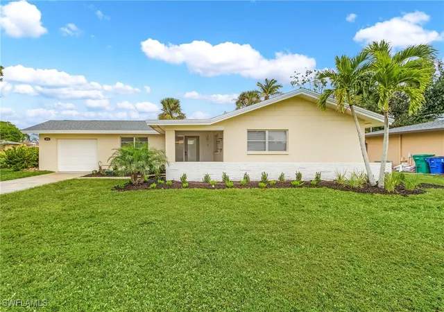 Photo 2 of Single family home for sale at 1015 El Mar Ave, Fort Myers, FL 33919 | MLS# 225012236 | Listing updated on 2026-09-14