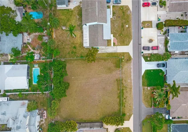 Photo 2 of Sale Pending at 713 109th Ave N, Naples, FL 34108 | MLS# 225031572 | Listing updated on 2026-09-10