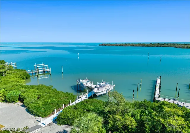 Photo 2 of Single family home for sale at 15899 Captiva Dr, Captiva, FL 33924 | MLS# 225013345 | Listing updated on 2026-09-20