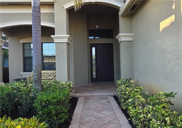 Photo 3 of Single family home for sale at 3195 Pacific Dr, Naples, FL 34119 | MLS# 224083011 | Listing updated on 2026-09-01