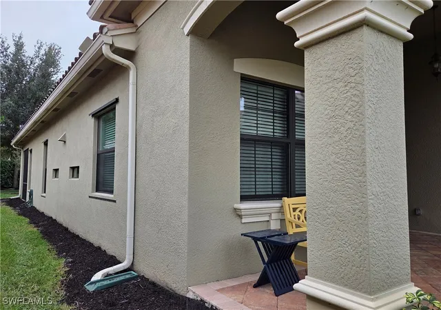 Photo 3 of Single family home for sale at 3195 Pacific Dr, Naples, FL 34119 | MLS# 224083011 | Listing updated on 2026-09-01
