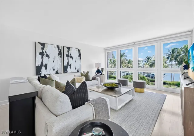 Photo 4 of Condo for sale at 4031 Gulf Shore Blvd N #3E, Naples, FL 34103 | MLS# 225036055 | Listing updated on 2026-09-28