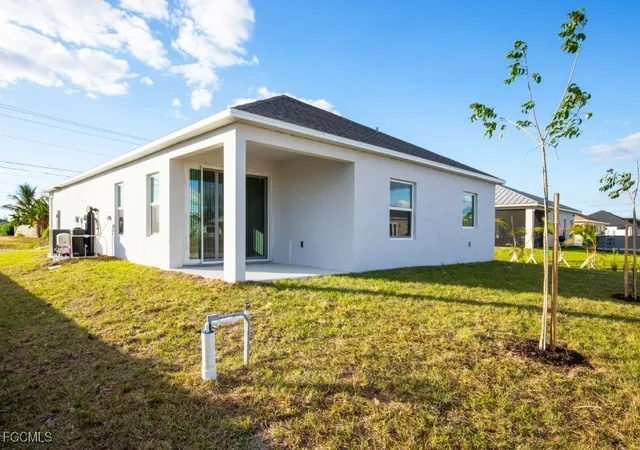 Photo 3 of Single family home for sale at 2119 Ne Juanita Pl, Cape Coral, FL 33909 | MLS# 225029011 | Listing updated on 2026-09-04