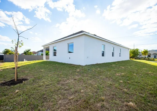 Photo 3 of Single family home for sale at 2119 NE Juanita Pl, Cape Coral, FL 33909 | MLS# 225029011 | Listing updated on 2026-09-04