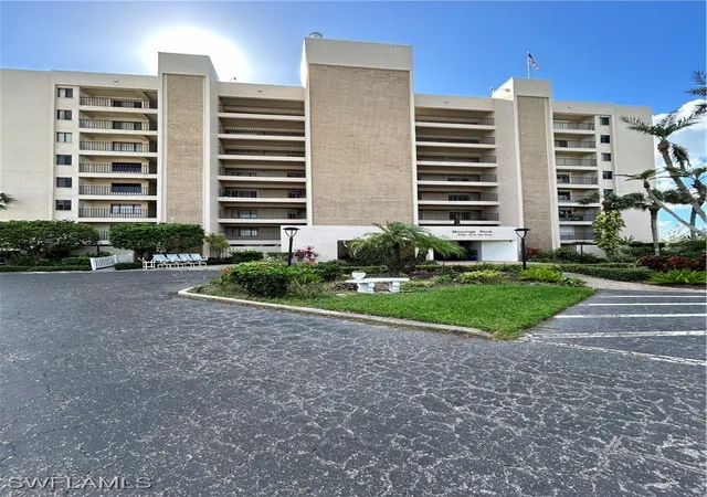 Listing Photo 2 - Condo for sale in building located at 4510 N Key Dr, North Fort Myers, FL 33903 - Unit #105