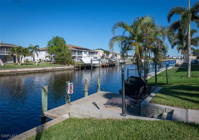 Listing Photo 5 - Condo for sale in building located at 843 Se 46Th Ln, Cape Coral, FL 33904 - Unit #1