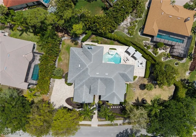 Photo 4 of Single family home for sale at 2274 Hawksridge Dr, Naples, FL 34105 | MLS# 225056391 | Listing updated on 2026-09-06