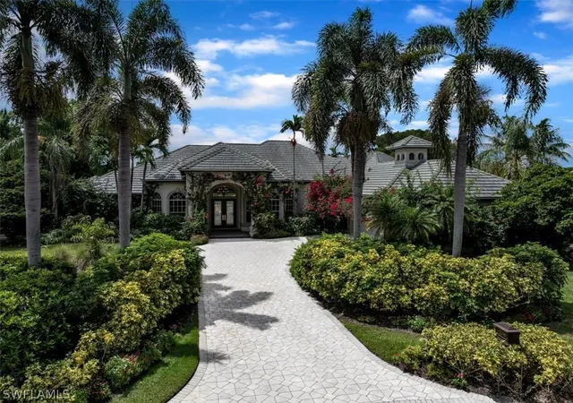 Photo 2 of Single family home for sale at 2339 Alexander Palm Dr, Naples, FL 34105 | MLS# 225066978 | Listing updated on 2026-09-08