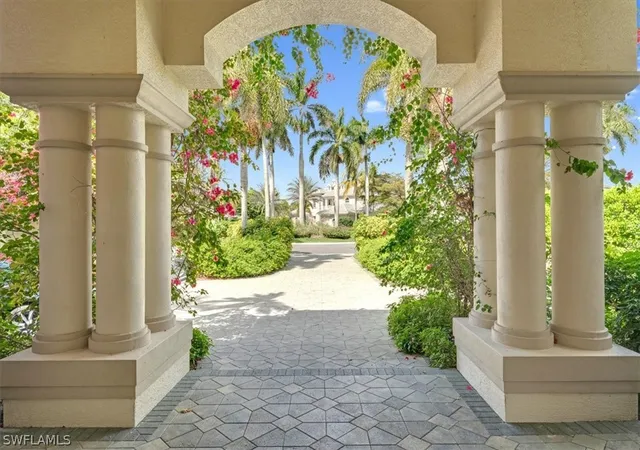 Photo 3 of Single family home for sale at 2339 Alexander Palm Dr, Naples, FL 34105 | MLS# 225066978 | Listing updated on 2026-09-08