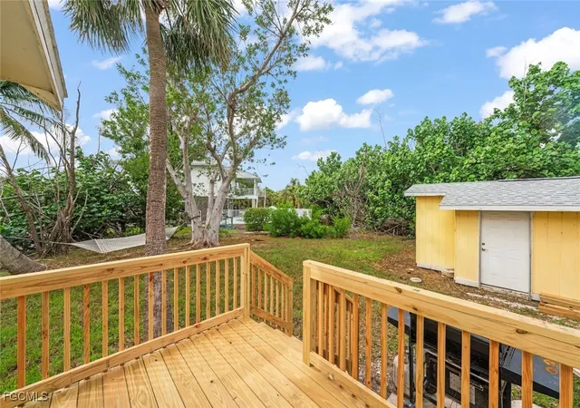 Photo 4 of Sale Pending at 1142 Shell Basket Ln, Sanibel, FL 33957 | MLS# 2025006442 | Listing updated on 2026-09-16