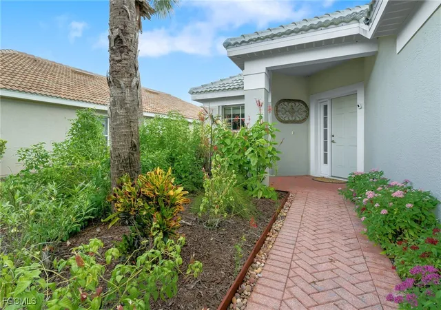 Photo 2 of Single family home for sale at 10055 Oakhurst Way, Fort Myers, FL 33913 | MLS# 2025007288 | Listing updated on 2026-09-03