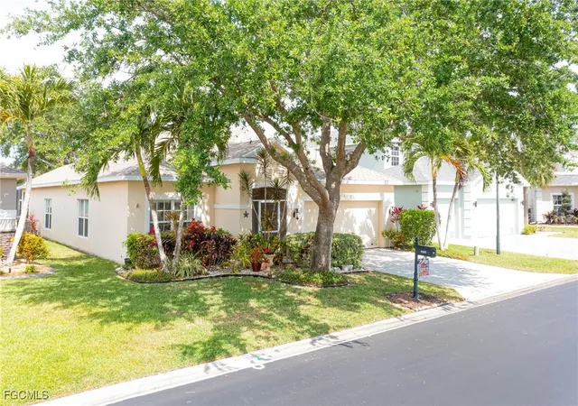 Photo 3 of Single family home for sale at 9005 Falcon Pointe Loop, Fort Myers, FL 33912 | MLS# 2025007311 | Listing updated on 2026-09-11