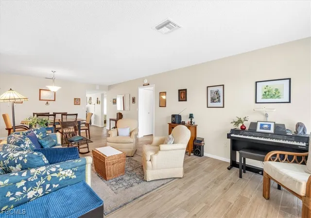Listing Photo 4 - Condo for sale in building located at 1376 S Brandywine Cir, Fort Myers, FL 33919 - Unit #4