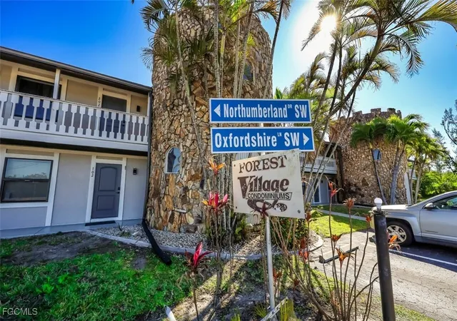 Listing Photo 4 - Condo for sale in building located at 10022 Oxfordshire Ln, Fort Myers, FL 33908 - Unit #105