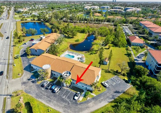 Listing Photo 5 - Condo for sale in building located at 10022 Oxfordshire Ln, Fort Myers, FL 33908 - Unit #105