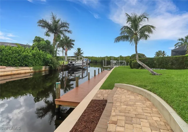 Photo 3 of Single family home for sale at 2105 Sheepshead Dr, Naples, FL 34102 | MLS# 225069719 | Listing updated on 2026-09-12