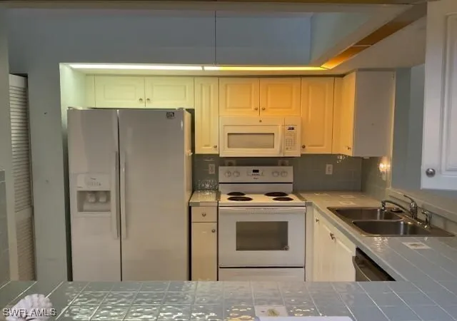 Photo 2 of Townhouse for sale at 4190 Jace Ct, Estero, FL 33928 | MLS# 225070038 | Listing updated on 2026-09-10